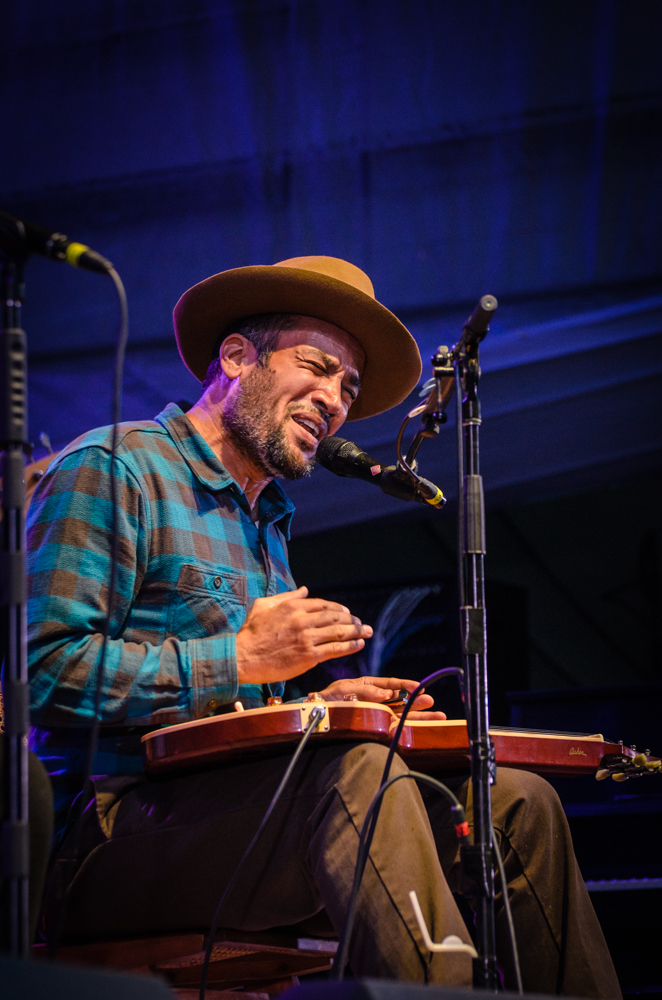 Ben Harper & Charlie Musselwhite. Photo by Alexandria Pavelich.